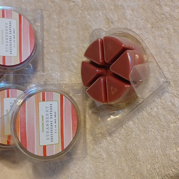 Wax melts strawberry cheesecake 6- 2.1 oz. Packages GooseCreek - Picture 3 of 3